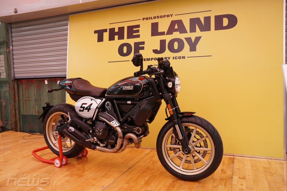 can canh scrambler cafe racer vua xuat hien tai viet nam