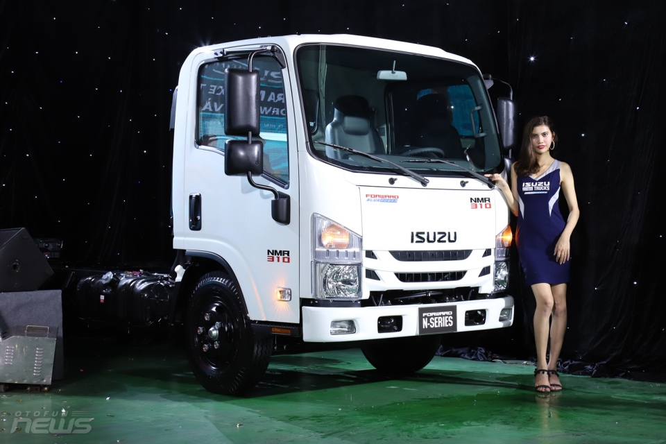 Xe tải mới của Isuzu được trang bị động cơ đạt tiêu chuẩn khí thải EURO 4 xe tai moi cua isuzu duoc trang bi dong co dat tieu chuan khi thai euro 4