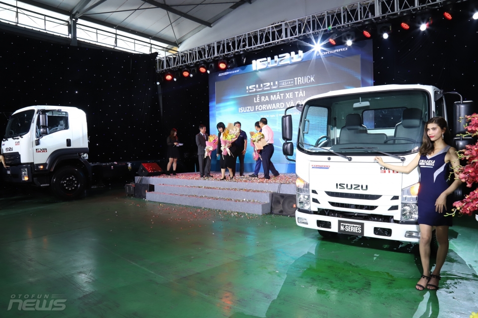 Xe tải mới của Isuzu được trang bị động cơ đạt tiêu chuẩn khí thải EURO 4 xe tai moi cua isuzu duoc trang bi dong co dat tieu chuan khi thai euro 4