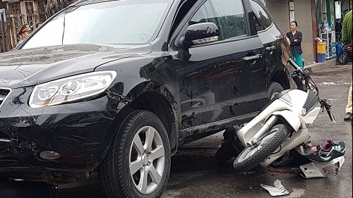 6 người nhập viện sau tai nạn liên hoàn ở Hà Nội