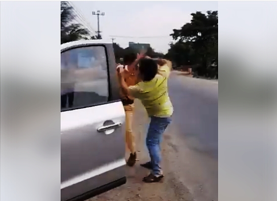 cong an tinh gia lai thong tin ve viec nam thanh nien danh csgt dang lam nhiem vu