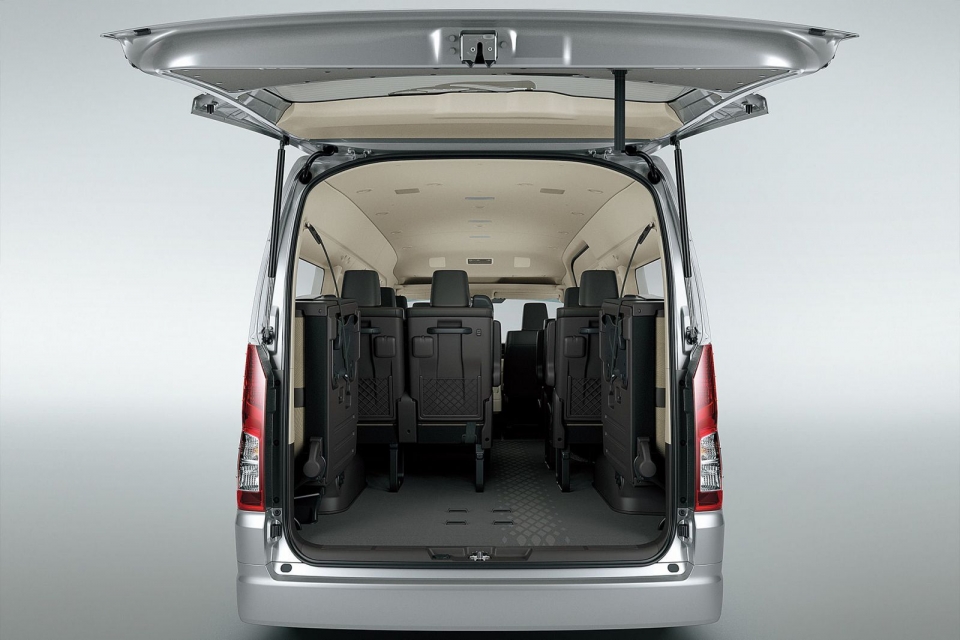 Toyota 'cá mập' Hiace 2019 ra mắt với nhiều thay đổi toyota ca map hiace 2019 ra mat voi nhieu thay doi