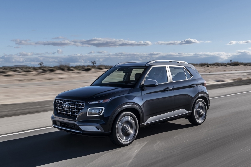 Hyundai Venue ra mắt: SUV nhỏ nhất, nhiều công nghệ, giá rẻ hyundai venue ra mat suv nho nhat nhieu cong nghe gia re