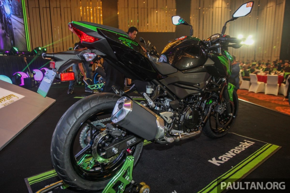 Bộ đôi Kawasaki Z400 SE ABS và Z250 ABS 2019 ra mắt kawasaki gioi thieu bo doi z400 se abs va z250 abs 2019