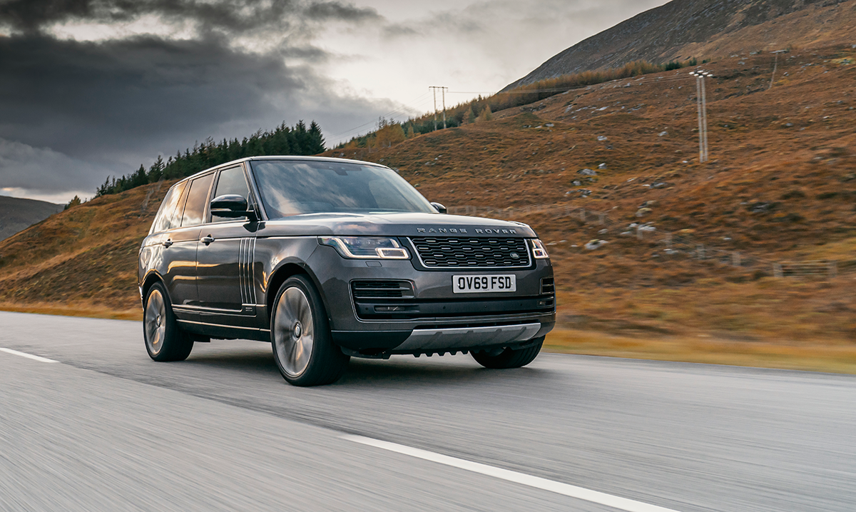 Hàng loạt xe Range Rover chính hãng vừa cập cảng Việt Nam hang loat xe range rover chinh hang vua cap cang viet nam