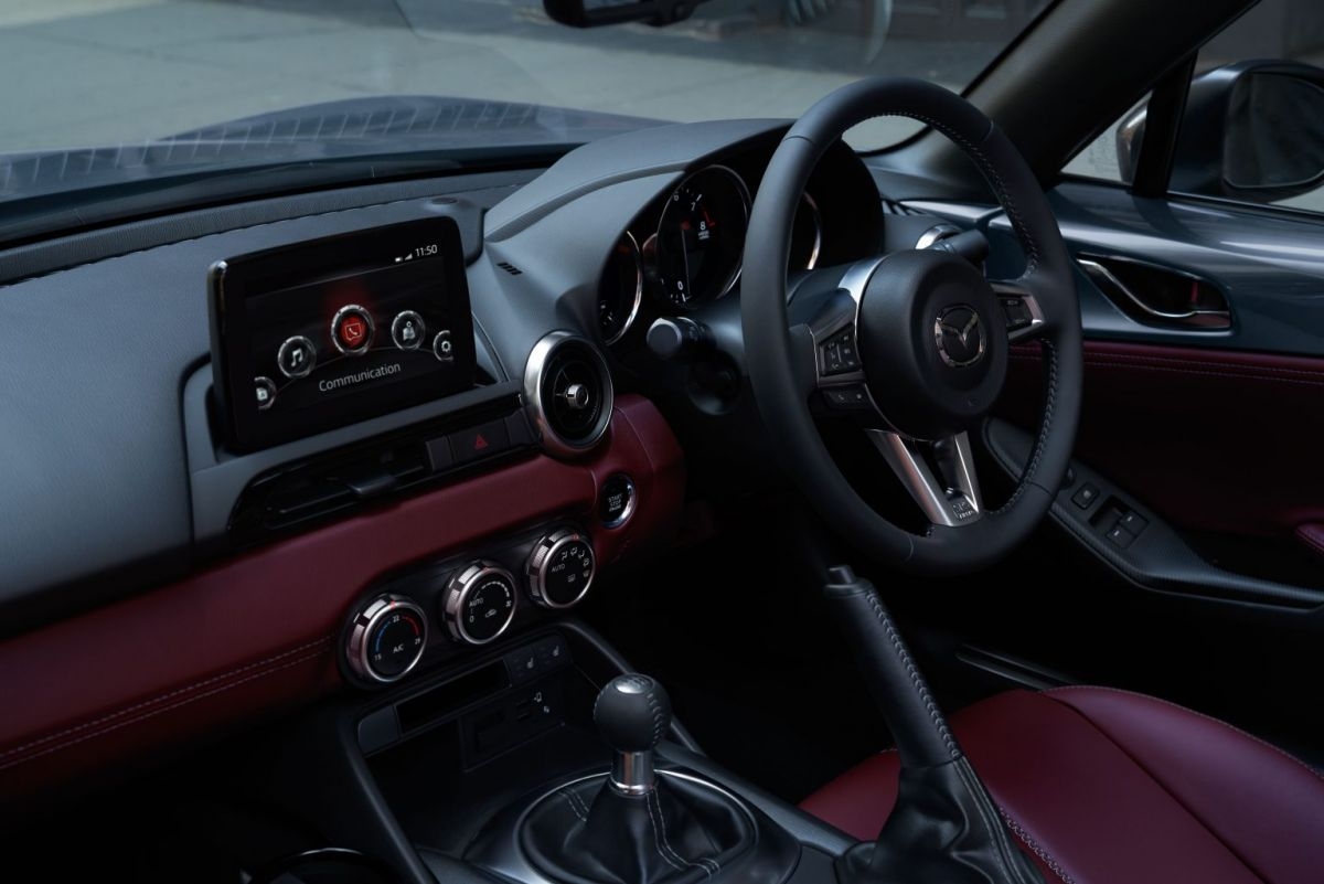 Mazda MX-5 phiên bản đặc biệt R-Sport giới hạn chỉ 150 chiếc mazda mx 5 phien ban dac biet r sport gioi han chi 150 chiec