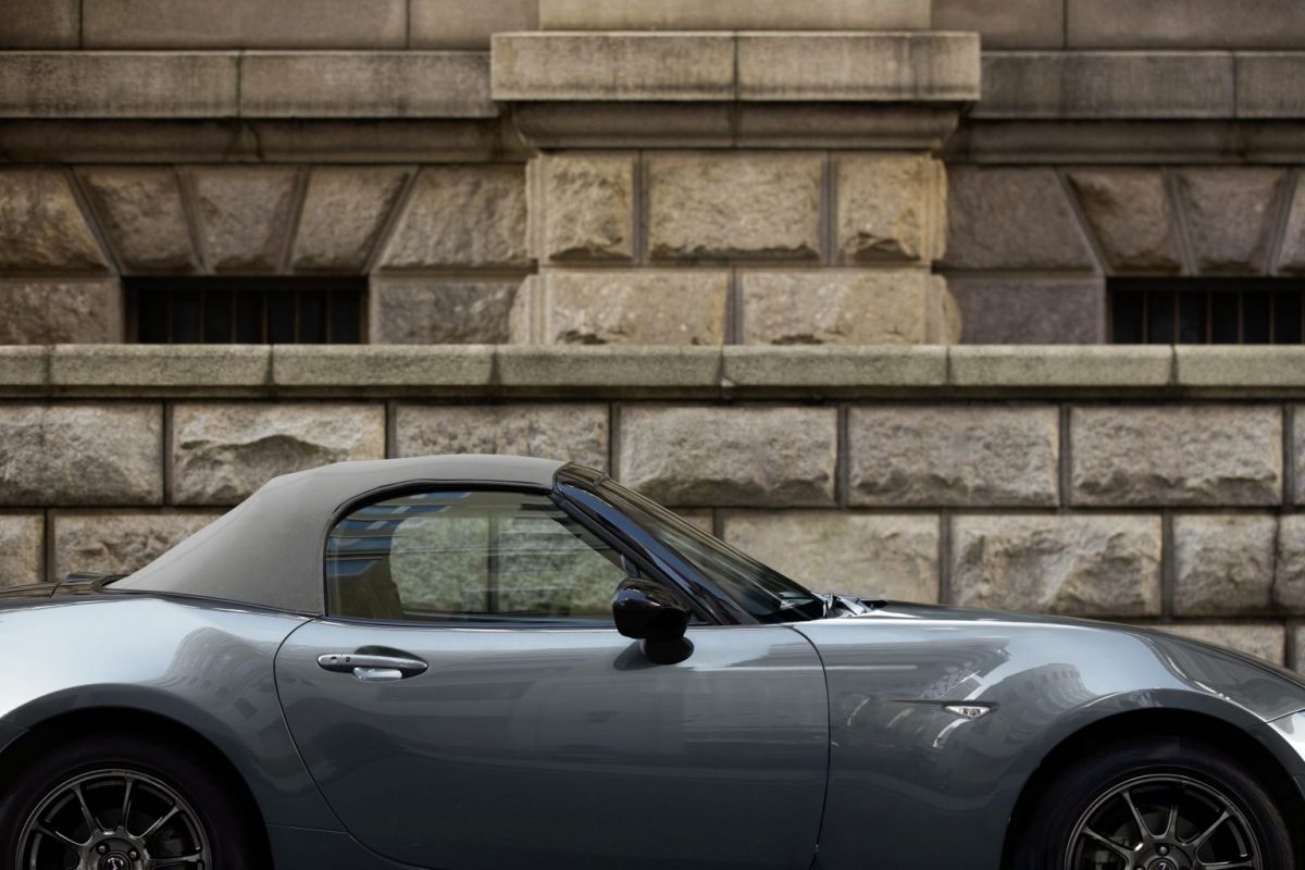 Mazda MX-5 phiên bản đặc biệt R-Sport giới hạn chỉ 150 chiếc mazda mx 5 phien ban dac biet r sport gioi han chi 150 chiec