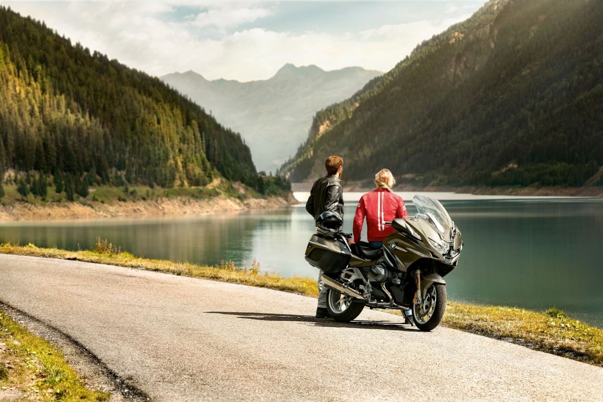 BMW R1250RT 2021 ra mắt tại Malaysia