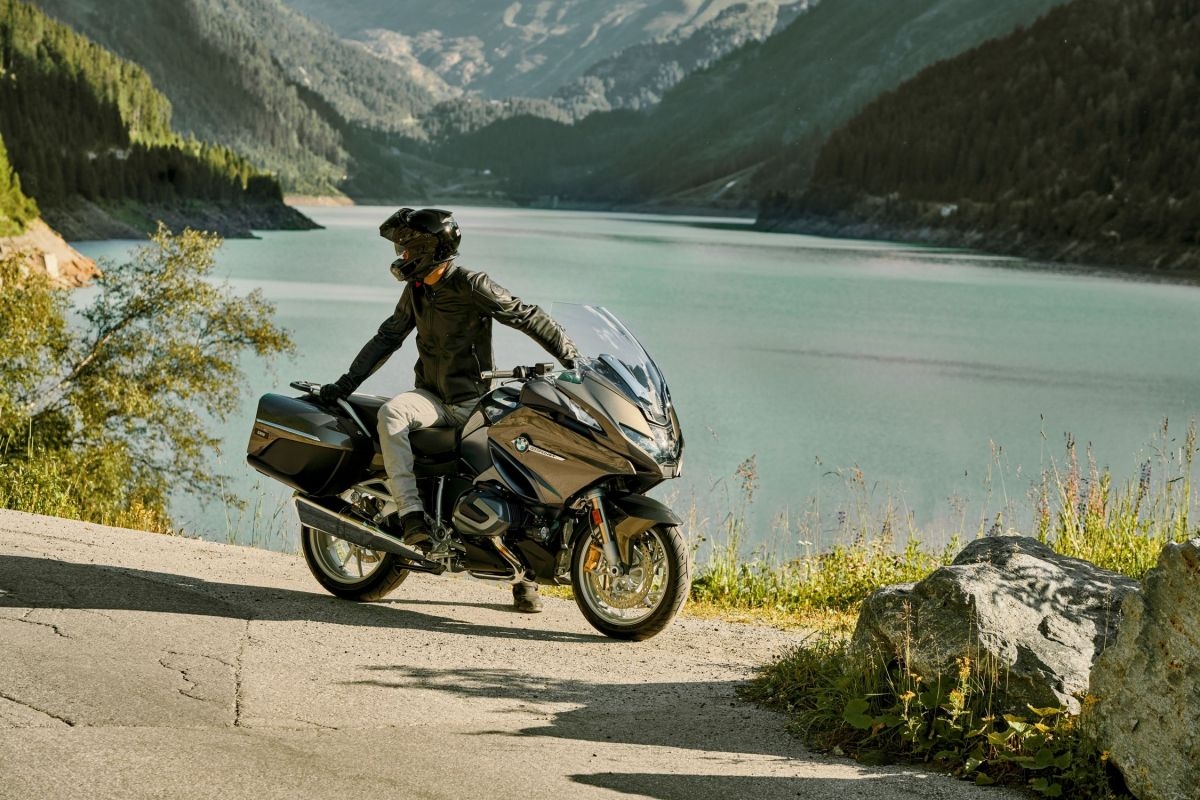 BMW R1250RT 2021 ra mắt tại Malaysia