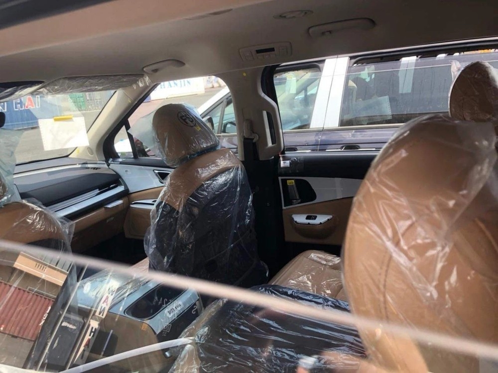 Lô xe Kia Sedona thế hệ mới tiếp tục cập cảng Việt Nam Lô xe Kia Sedona thế hệ mới tiếp tục cập cảng Việt Nam