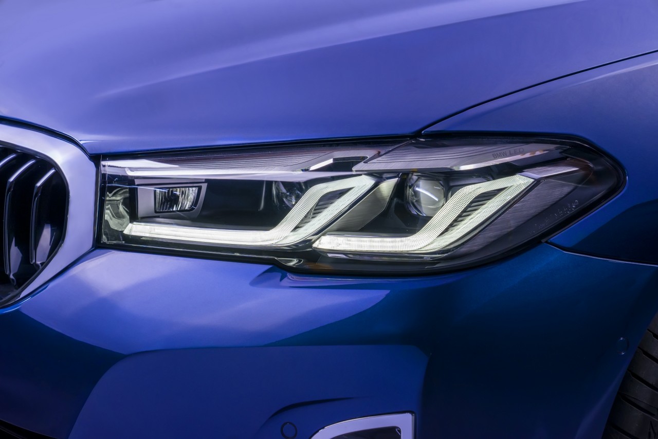 BMW 5 Series mới ra mắt, thêm gói M Sport có giá từ 2,5 tỷ đồng BMW 5 Series mới ra mắt, thêm gói M Sport có giá từ 2,5 tỷ đồng