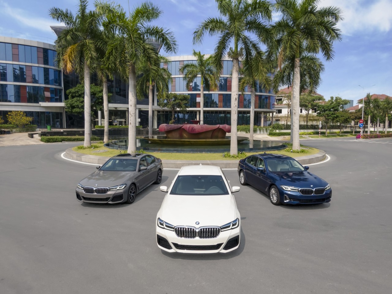 BMW 5 Series mới ra mắt, thêm gói M Sport có giá từ 2,5 tỷ đồng BMW 5 Series mới ra mắt, thêm gói M Sport có giá từ 2,5 tỷ đồng