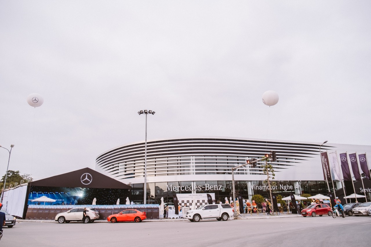 Mercedes-Benz khai trương đại lý tiêu chuẩn MAR 2020 lớn nhất khu vực Bắc và Bắc Trung Bộ