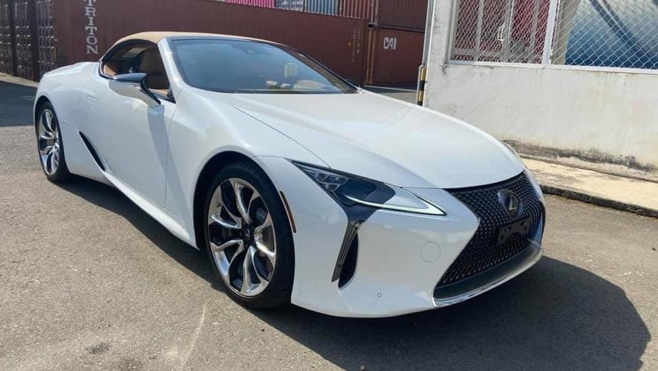 Xe thể thao Lexus LC 500 mui trần về Việt Nam với giá hơn 10 tỷ đồng Xe thể thao Lexus LC 500 mui trần về Việt Nam với giá hơn 10 tỷ đồng