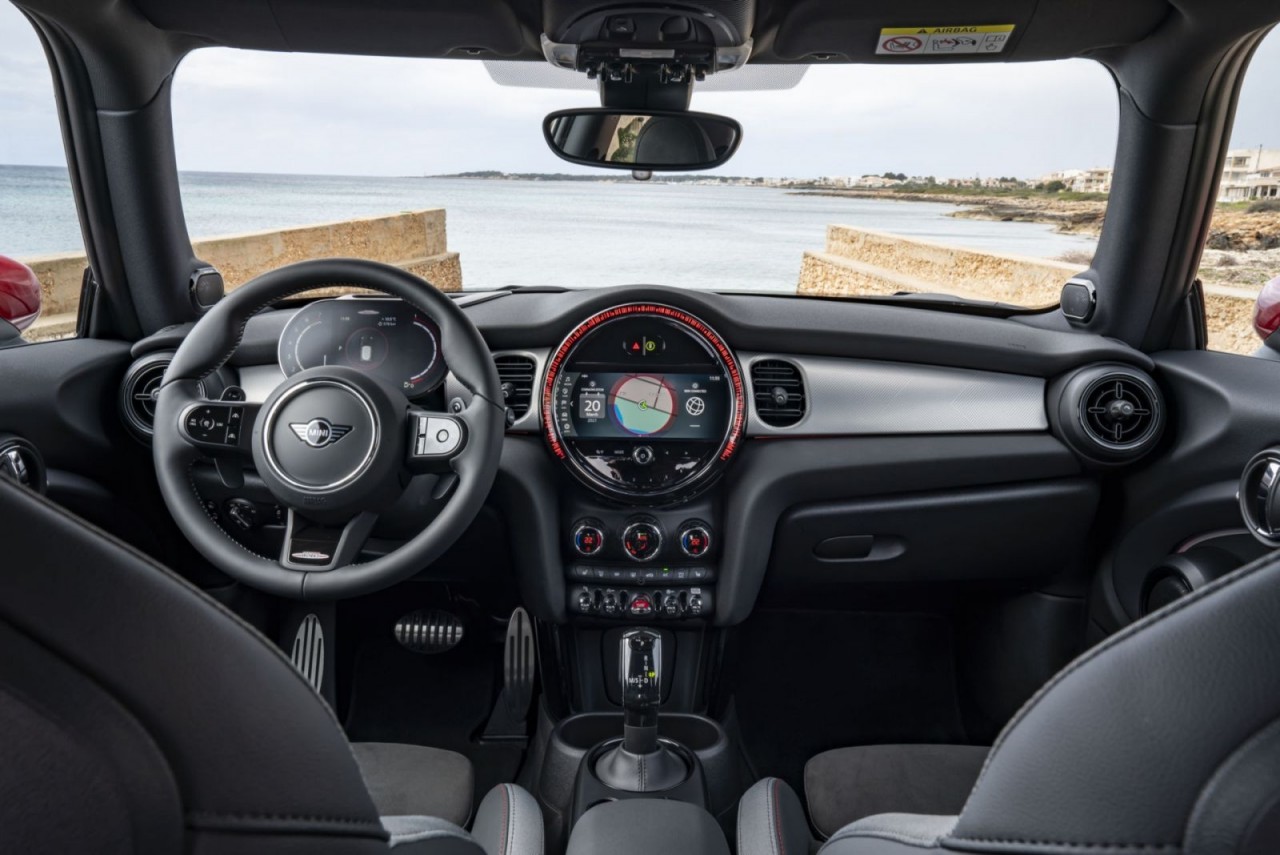 Ra mắt MINI John Cooper Works phiên bản nâng cấp 2022