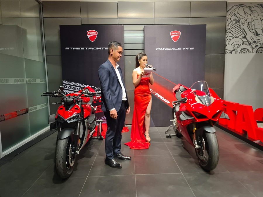 Minh Nhựa 'tậu' Ducati Superleggera V4 độc nhất Việt Nam với giá gần 6 tỷ đồng