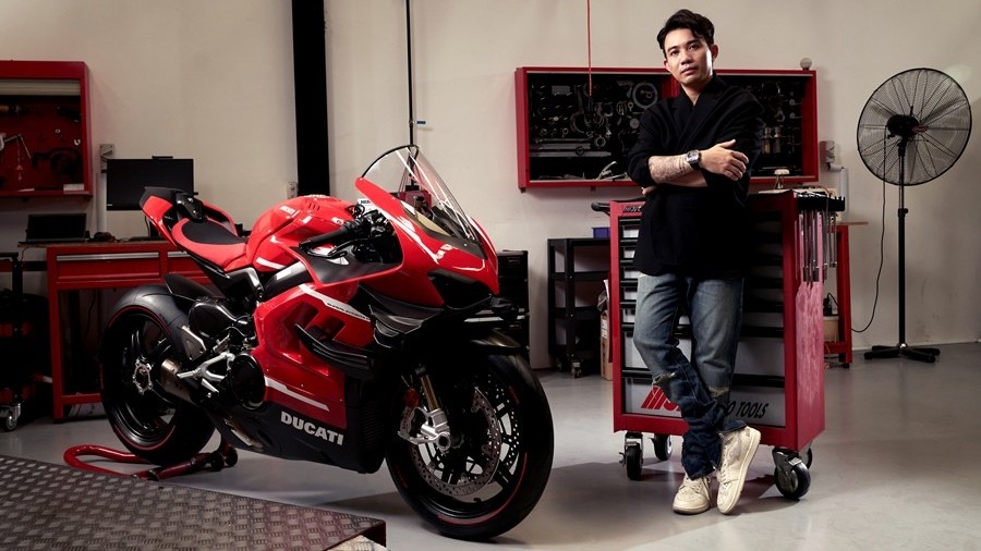 Minh Nhựa 'tậu' Ducati Superleggera V4 độc nhất Việt Nam với giá gần 6 tỷ đồng