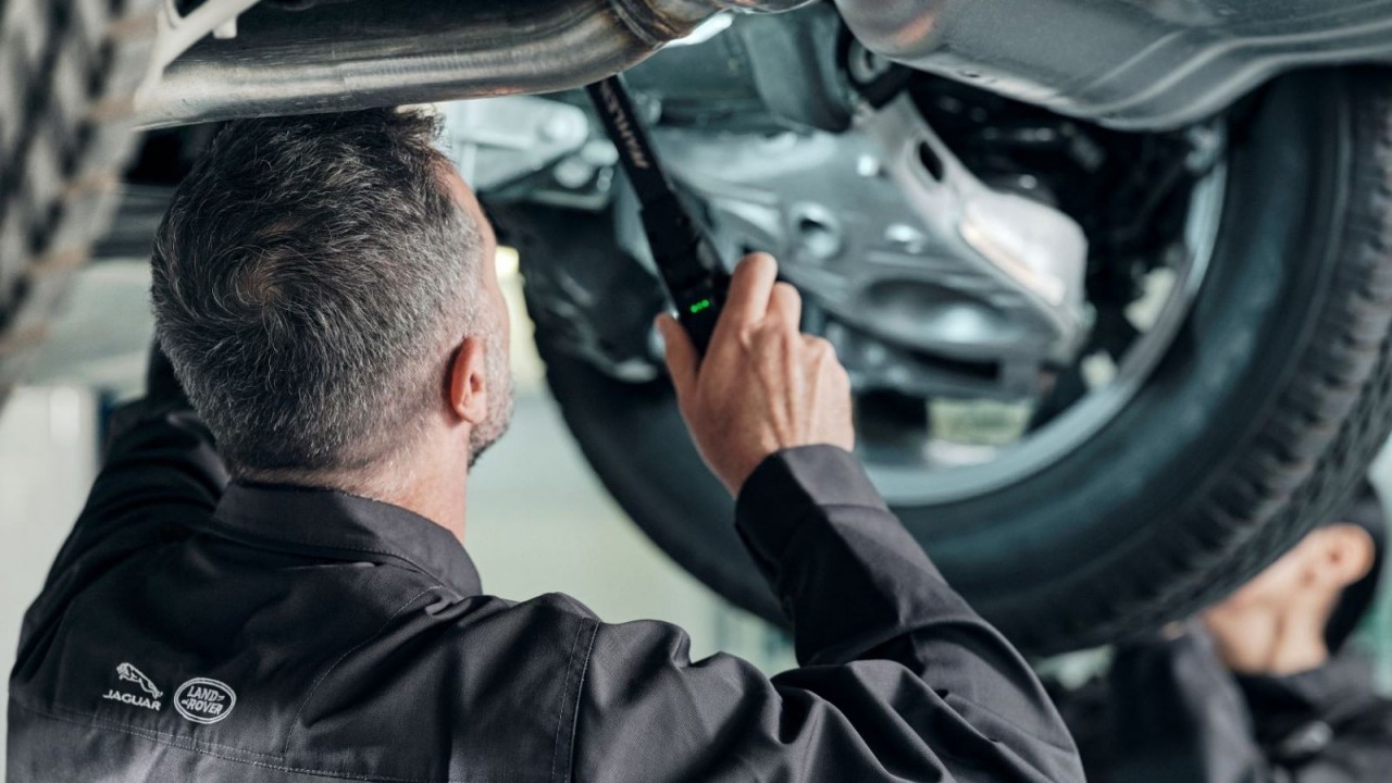 Jaguar và Land Rover Việt Nam khởi động chương trình Chăm sóc xe mùa hè