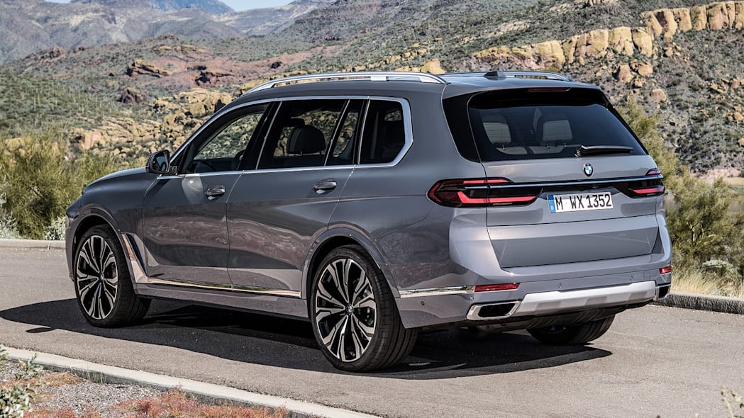 BMW X7 2023 'cực chất' với ngoại hình mới BMW X7 2023 'cực chất' với ngoại hình mới