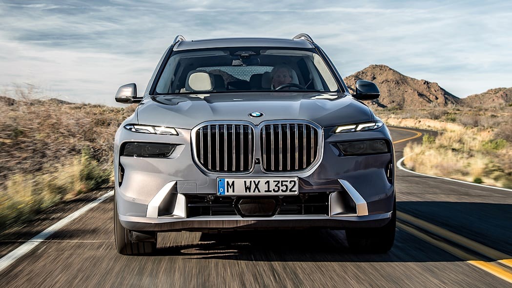 BMW X7 2023 'cực chất' với ngoại hình mới BMW X7 2023 'cực chất' với ngoại hình mới