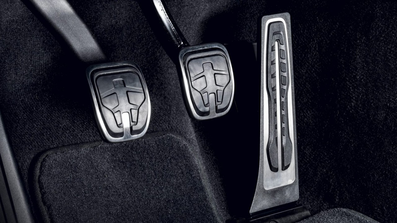 Toyota Supra sẽ có thêm trang bị hộp số sàn Toyota Supra sẽ có thêm trang bị hộp số sàn