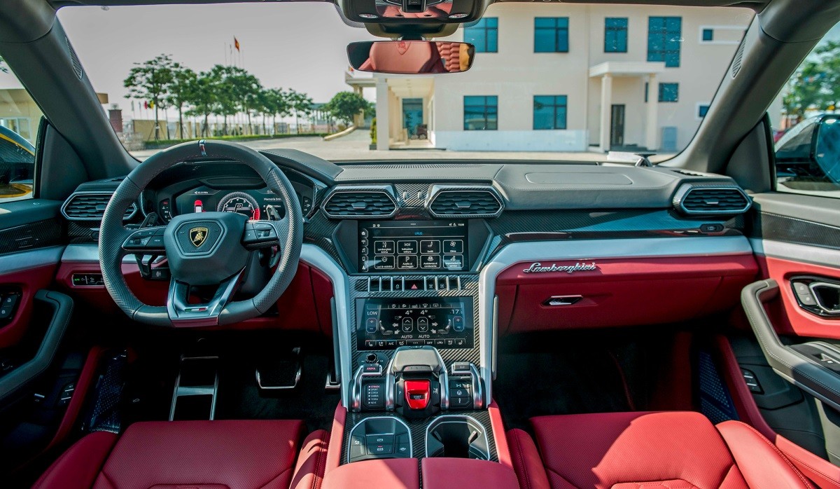 Lamborghini Urus chính hãng, có giá 13,1 tỷ đồng Lamborghini Urus chính hãng, có giá 13,1 tỷ đồng