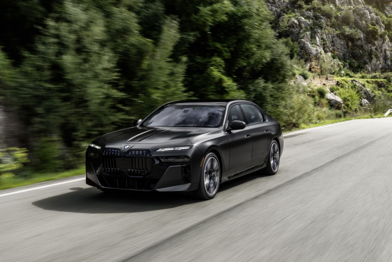 BMW 7-Series 2023 ra mắt, thay đổi toàn diện từ trong ra ngoài BMW 7-Series 2023 ra mắt, thay đổi toàn diện từ trong ra ngoài