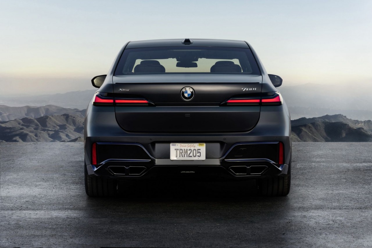 BMW 7-Series 2023 ra mắt, thay đổi toàn diện từ trong ra ngoài BMW 7-Series 2023 ra mắt, thay đổi toàn diện từ trong ra ngoài
