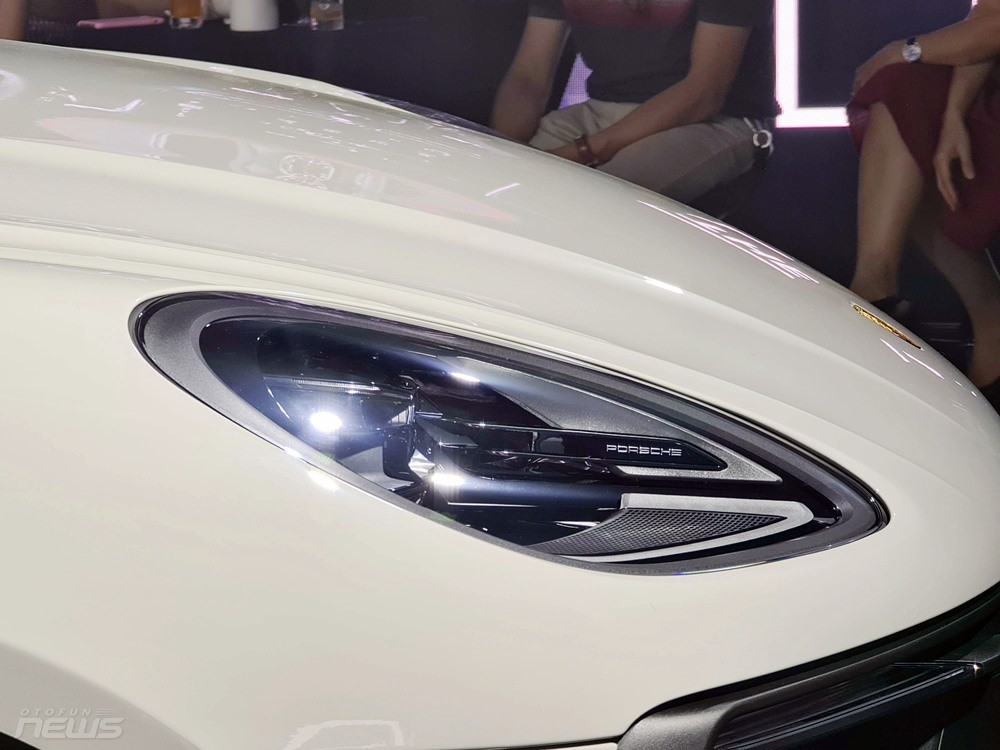 Porsche Macan ra mắt, giá từ 2,99 tỷ đồng và chưa bao gồm option Porsche Macan ra mắt, giá từ 2,99 tỷ đồng và chưa bao gồm option