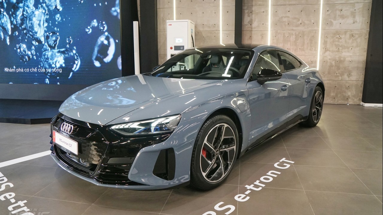 Cận cảnh xe thể thao thuần điện Audi RS e-tron GT, giá 5,9 tỷ đồng