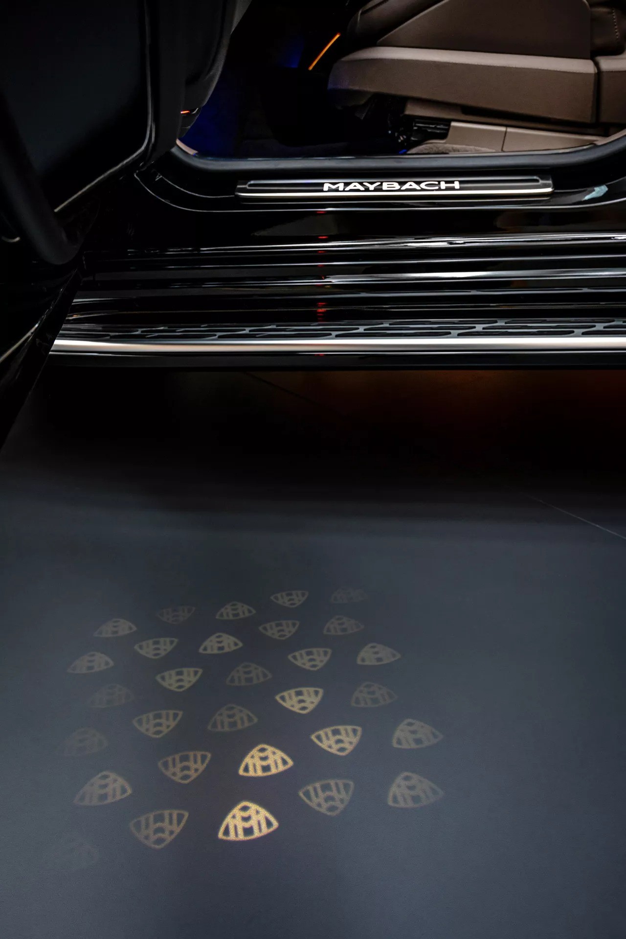 Xe điện siêu sang Maybach EQS 680 Xe điện siêu sang Maybach EQS 680