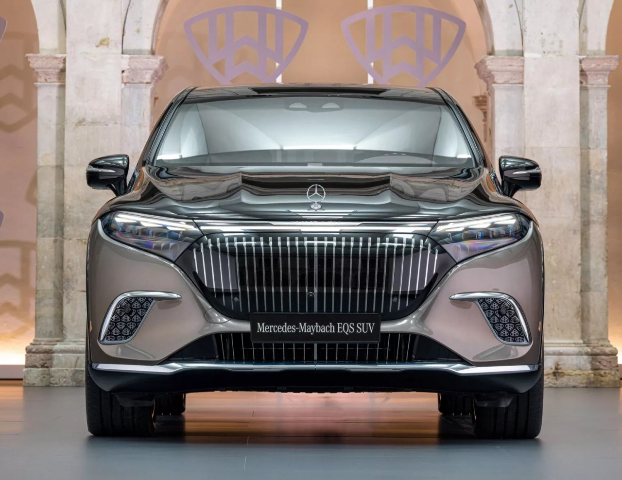 Xe điện siêu sang Maybach EQS 680 Xe điện siêu sang Maybach EQS 680