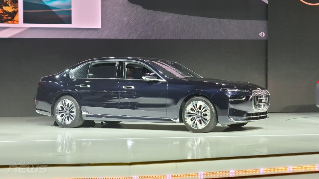 BMW 7-Series 2023 trình làng ở Việt Nam, không có trang bị màn hình 31 inch