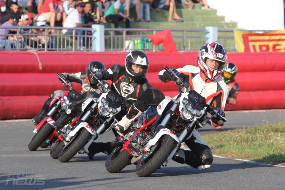 Sôi động giải đua xe Benelli lần đầu được tổ chức tại Việt Nam soi dong giai dua xe benelli lan dau duoc to chuc tai viet nam