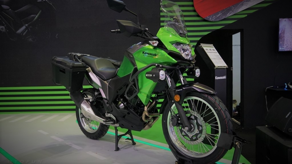 [VMCS 2017] Xe Aventure cỡ nhỏ Kawasaki Versys-X 300 có giá bán từ 149,9 triệu VNĐ