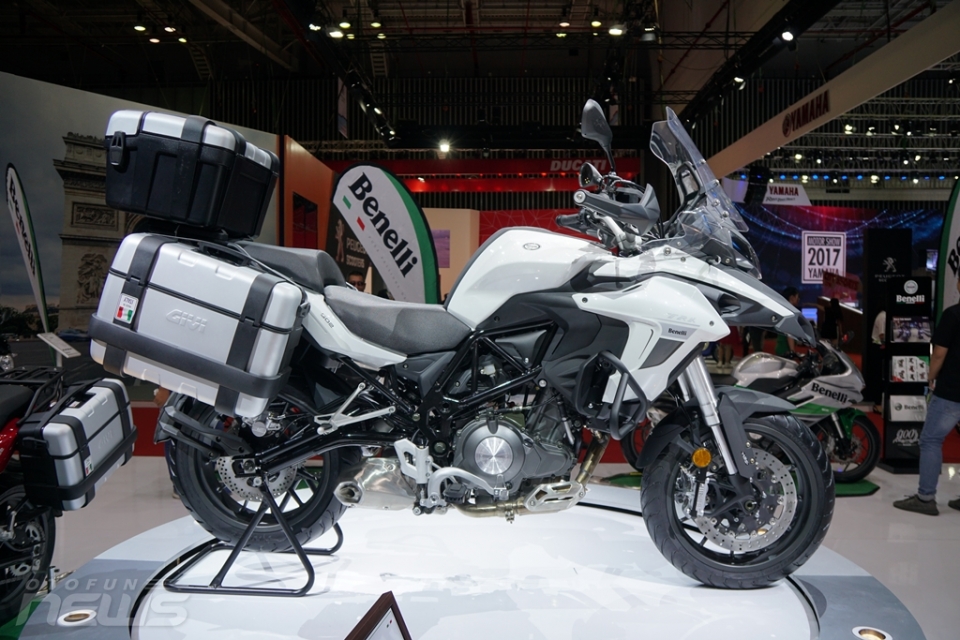 vmcs 2017 can canh mo to dia hinh gia mem benelli trk 502