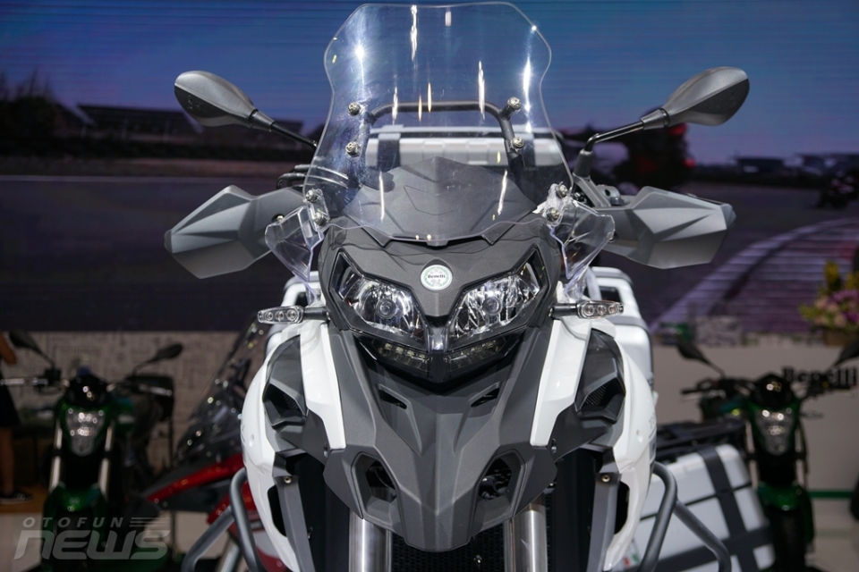 vmcs 2017 can canh mo to dia hinh gia mem benelli trk 502