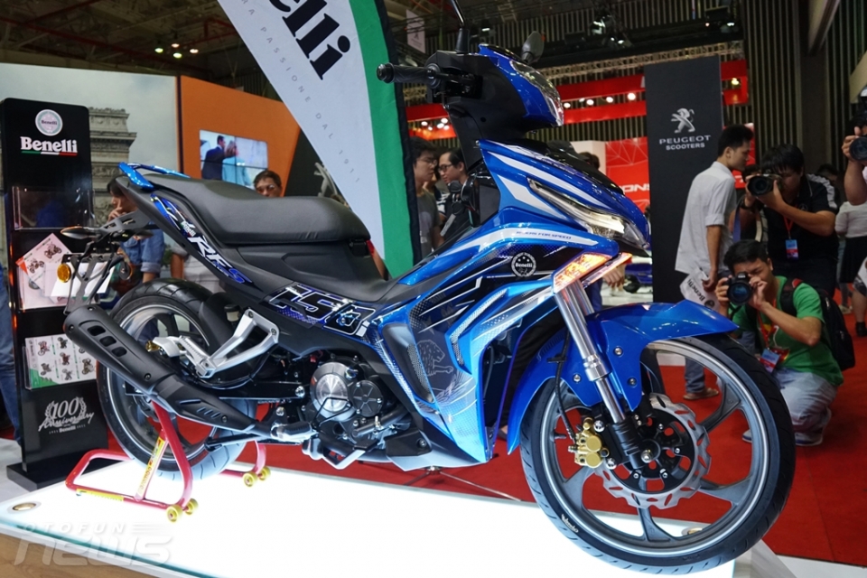 vmcs 2017 benelli bat ngo ra mat mau xe con tay rfs150i