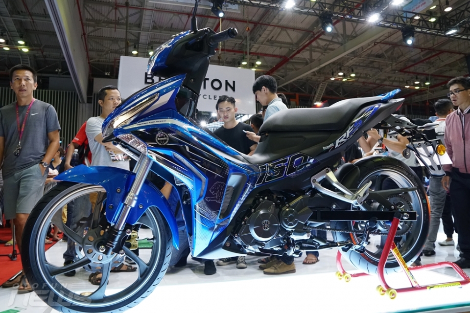 vmcs 2017 benelli bat ngo ra mat mau xe con tay rfs150i
