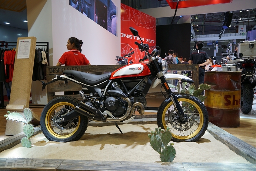 vmcs 2017 kham pha xe chuyen off road ducati scrambler desert sled
