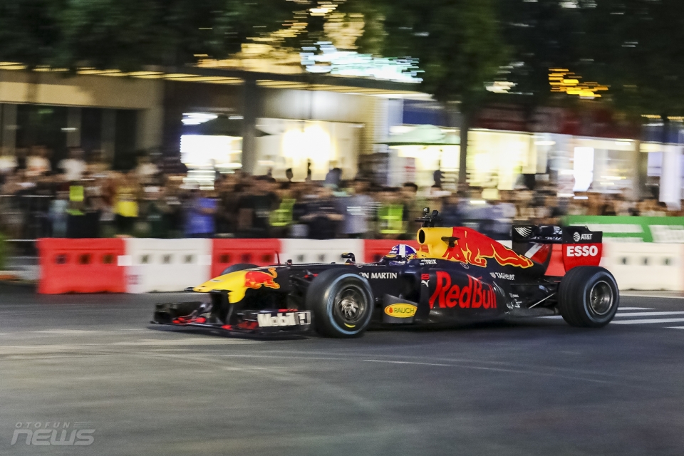 trai nghiem hoan hao cung f1 tai tp ho chi minh
