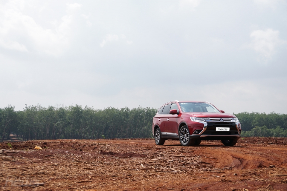 Trải nghiệm Mitsubishi Outlander 2018: Ưu thế từ sự linh hoạt trai nghiem mitsubishi outlander 2018 uu the tu su linh hoat