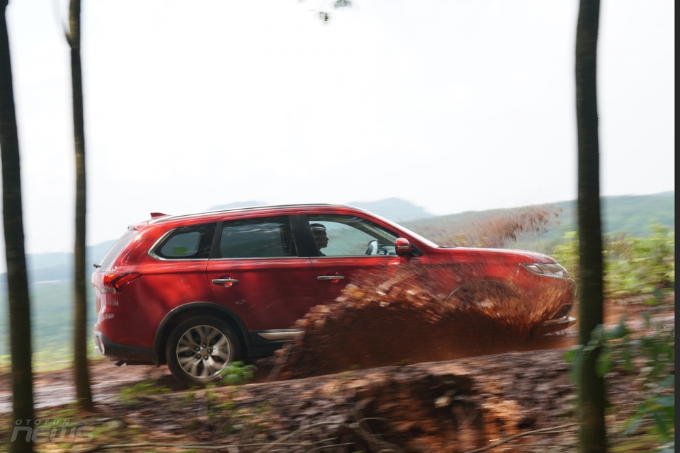 Trải nghiệm Mitsubishi Outlander 2018: Ưu thế từ sự linh hoạt trai nghiem mitsubishi outlander 2018 uu the tu su linh hoat
