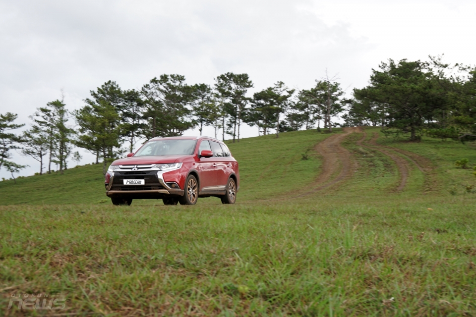 Trải nghiệm Mitsubishi Outlander 2018: Ưu thế từ sự linh hoạt trai nghiem mitsubishi outlander 2018 uu the tu su linh hoat
