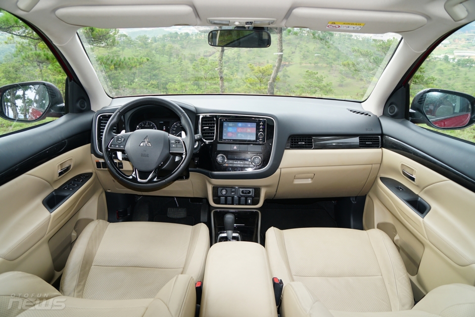 Trải nghiệm Mitsubishi Outlander 2018: Ưu thế từ sự linh hoạt trai nghiem mitsubishi outlander 2018 uu the tu su linh hoat