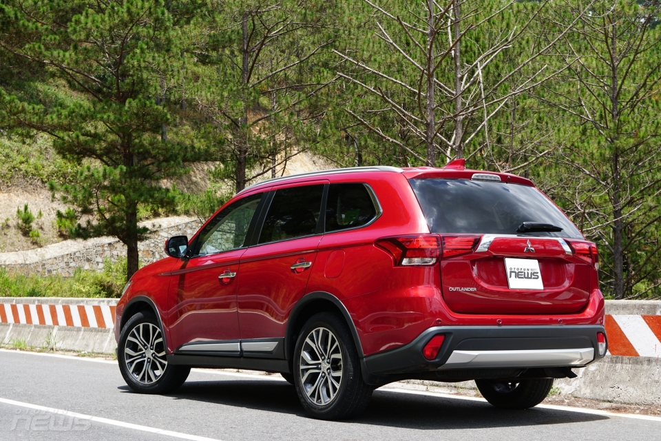 Trải nghiệm Mitsubishi Outlander 2018: Ưu thế từ sự linh hoạt trai nghiem mitsubishi outlander 2018 uu the tu su linh hoat