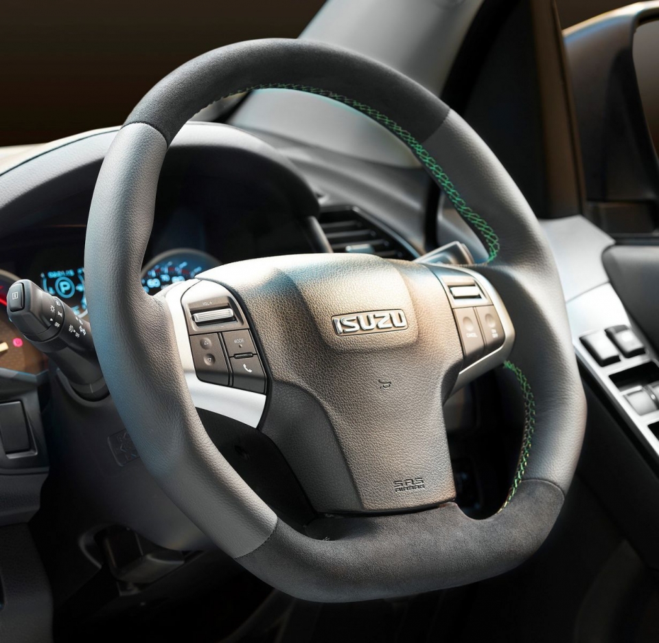 Isuzu D-Max XTR bản nâng cấp cực chất cho dân mê off-road isuzu d max xtr ban nang cap cuc chat cho dan me off road