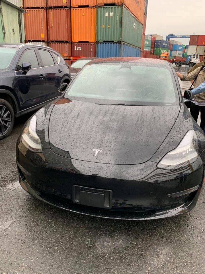 xe dien gia re tesla model 3 dau tien nhap tich viet nam