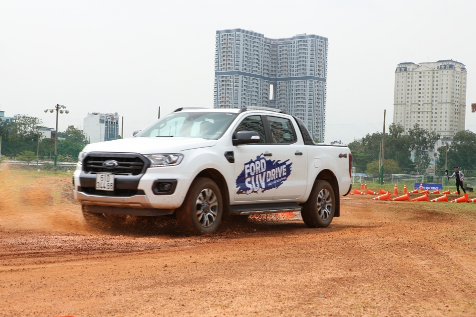 Trải nghiệm Off-road tại sự kiện Ford SUV Drive trai nghiem off road tai su kien ford suv drive