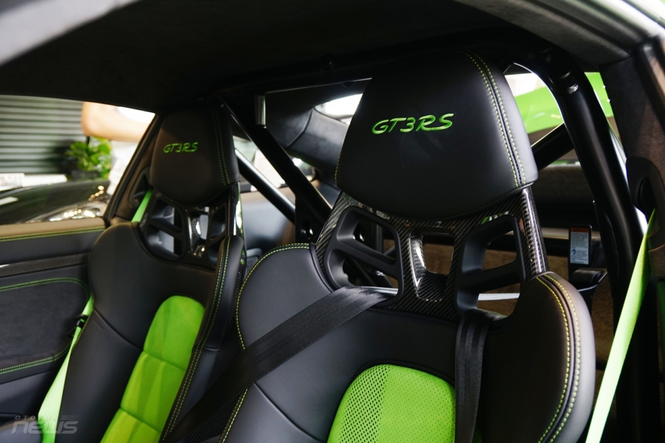 14 tỷ đồng cho siêu phẩm 'thằn lằn xanh' Porsche 911 GT3 RS 2019 14 ty dong cho sieu pham than lan xanh porsche 911 gt3 rs 2019